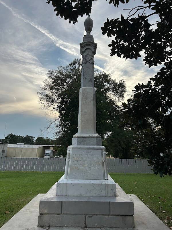 Confederate Monument - Image 1