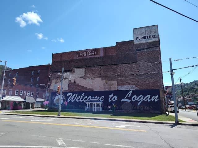 Welcome to Logan park - Image 1