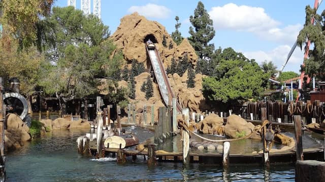 Timber Mountain Log Ride - Image 2