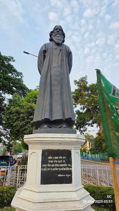Rabindranath Statue - Image 1