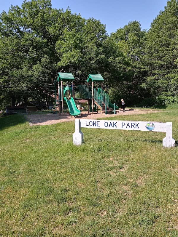 Lone Oak Park - Image 2