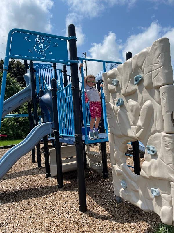 Hillcrest Park - Image 2