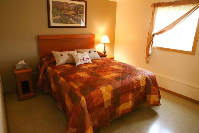 Jan's RV Park & Lodge - Image 2