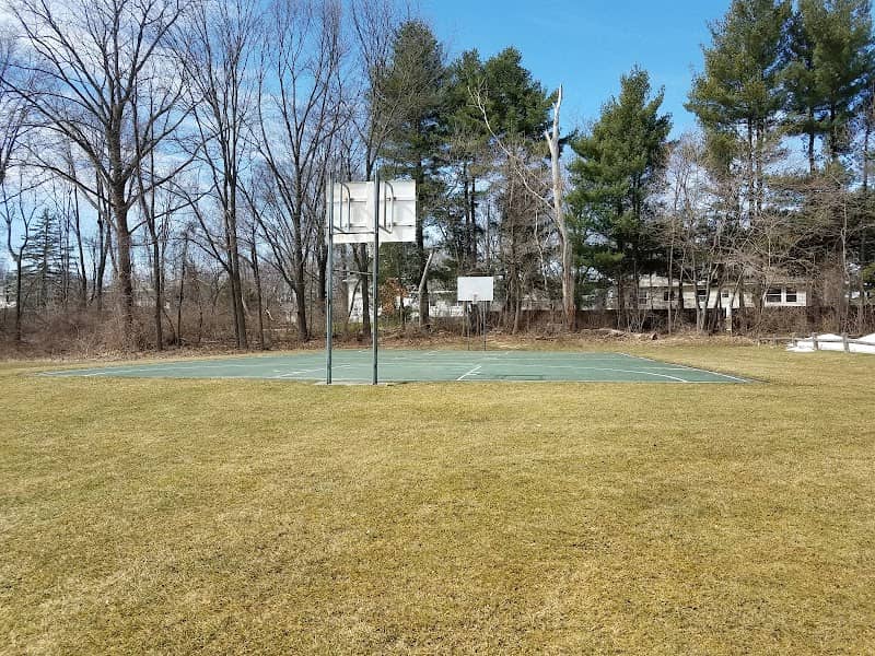 Avon Crest Town Park - Image 2