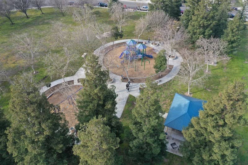 Four Seasons Park - Image 2