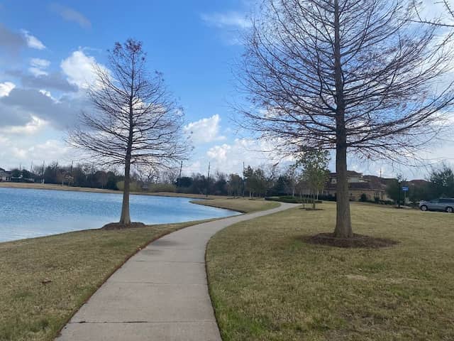 Imperial Neighborhood Park - Silent Manor - Image 1