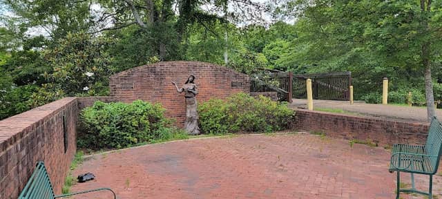Oxford Public Safety Memorial Park - Image 3