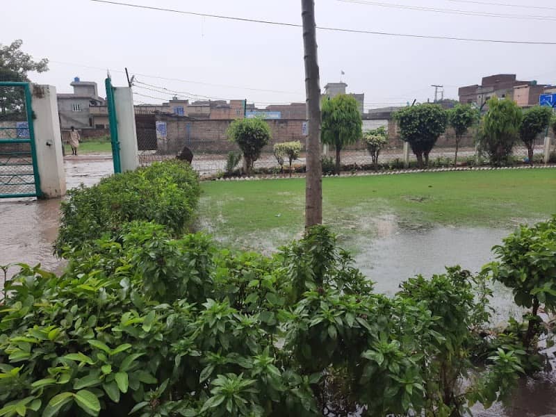 Garden of Govt Alaziz Hospital Muridke - Image 1