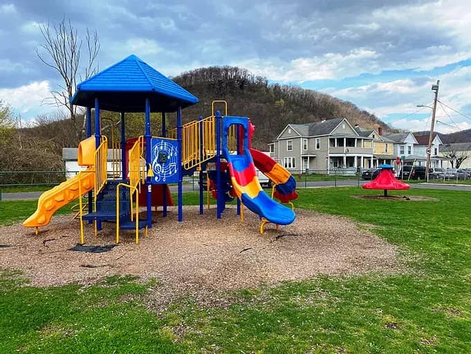 North End Park - Image 1
