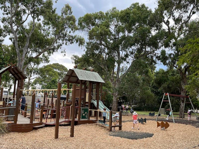 Queens Park - Image 3