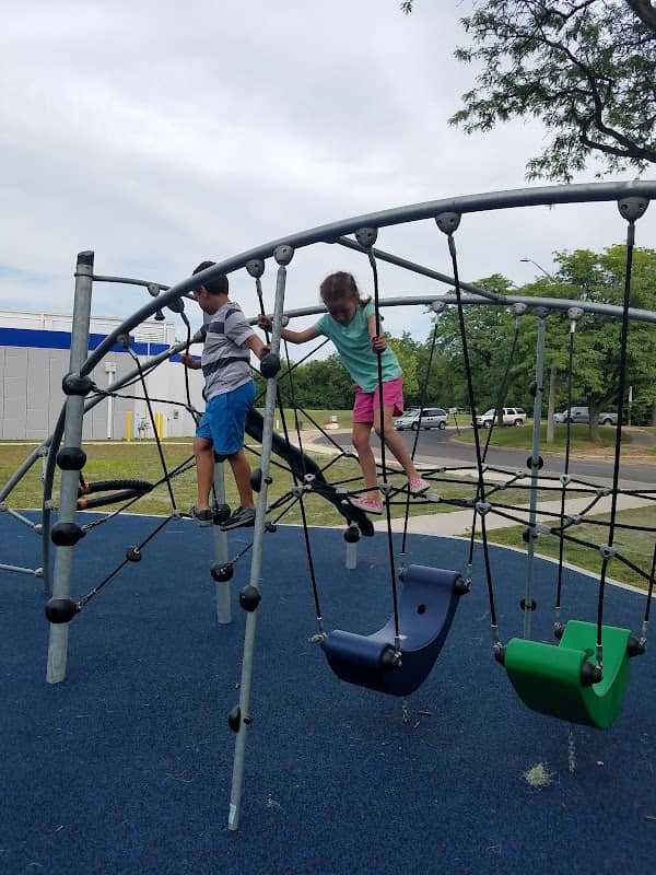 Lakeview Park - Image 2