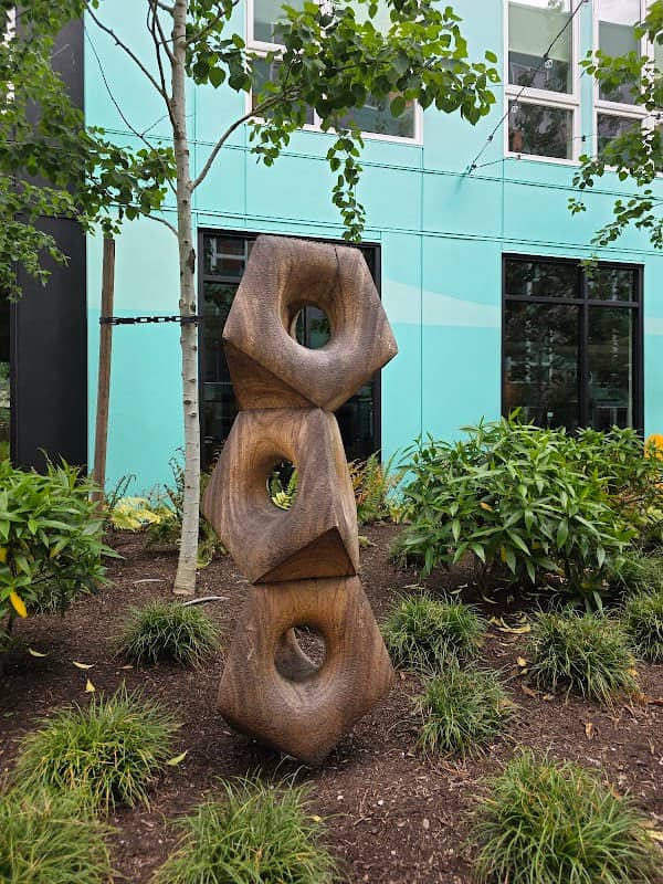 "Cubocta totem" art object - Image 2