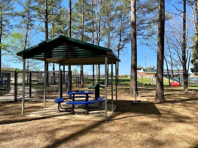 Dr. Vicki Schneider Lake Dog Park - Image 1