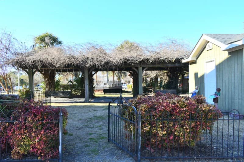 Hampton Downtown park - Image 2