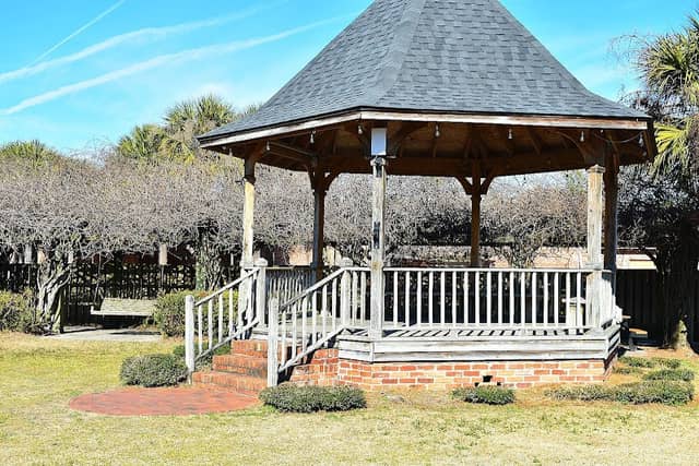 Hampton Downtown park - Image 1