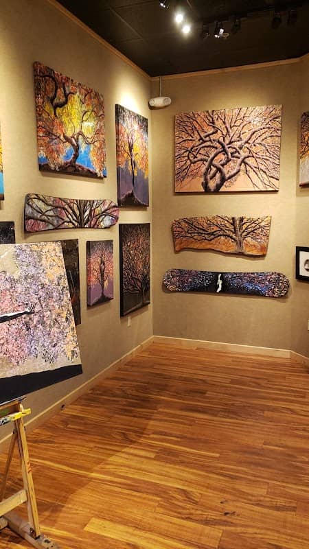 Wyland Galleries - Image 1