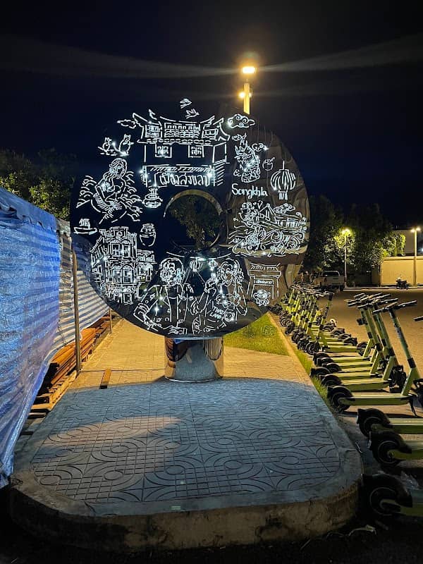 Songkhla Mirror Arch - Image 1