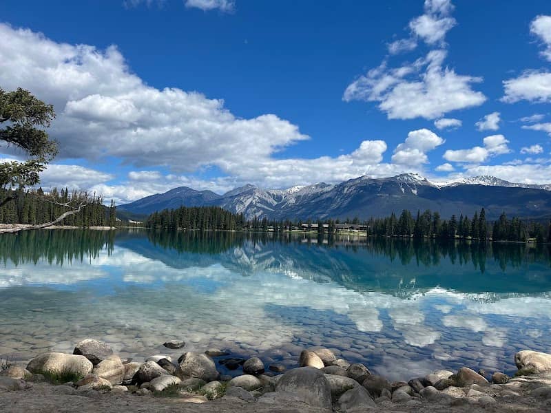 Lac Beauvert - Image 1