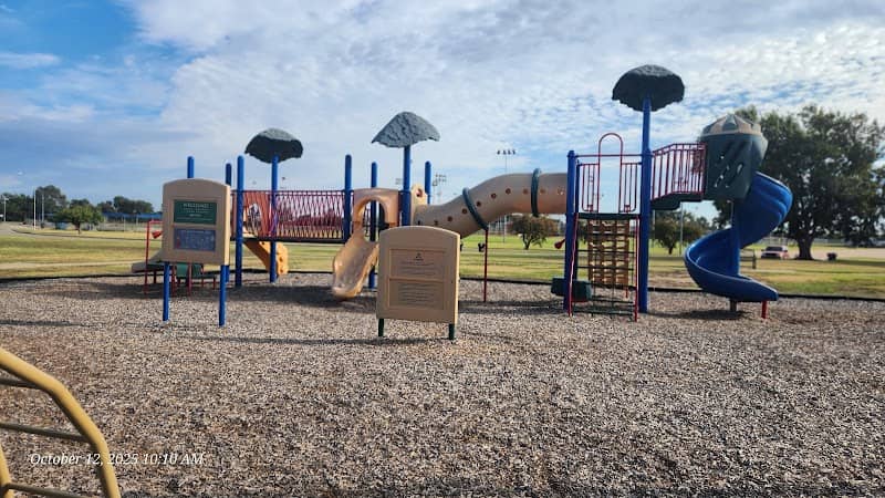 Crosslin Park - Image 1