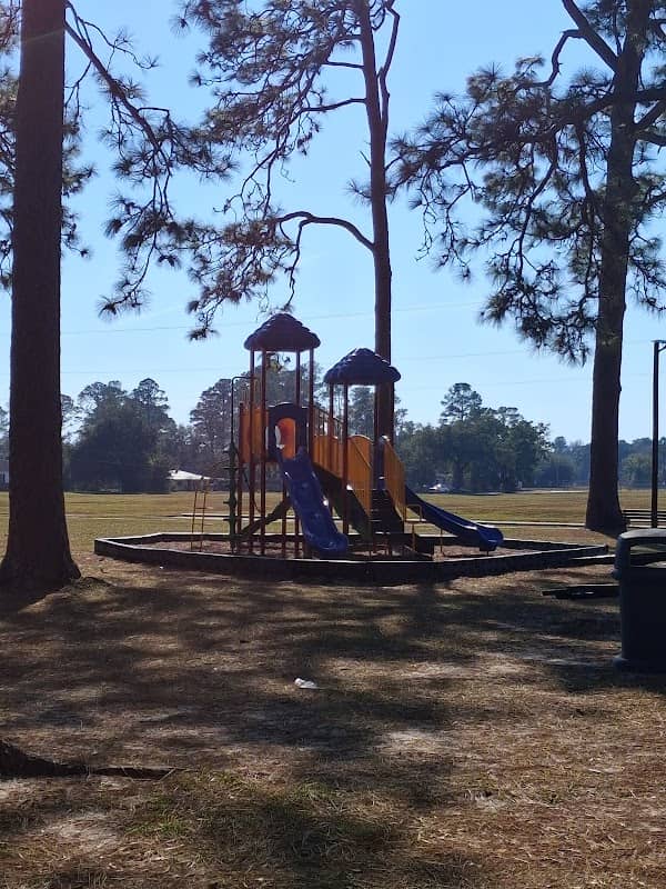 EE Moore Park - Image 1