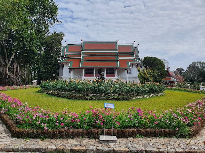 Bhubing Palace - Image 1