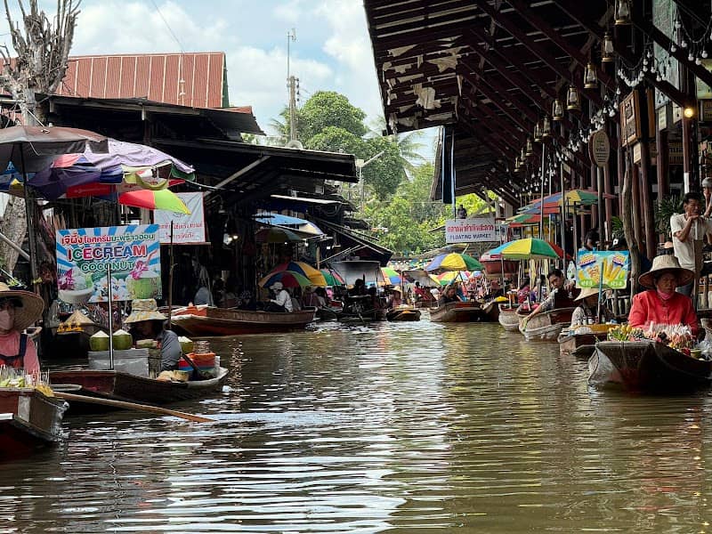 Yuwanda Pier, Damnoen Saduak Floating Market - Image 1