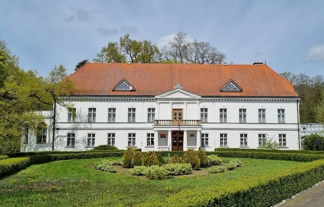 Pałac - Image 1