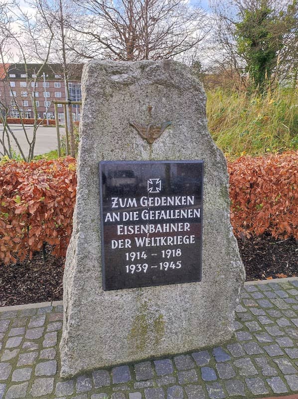 Eisenbahner-Denkmal - Image 2