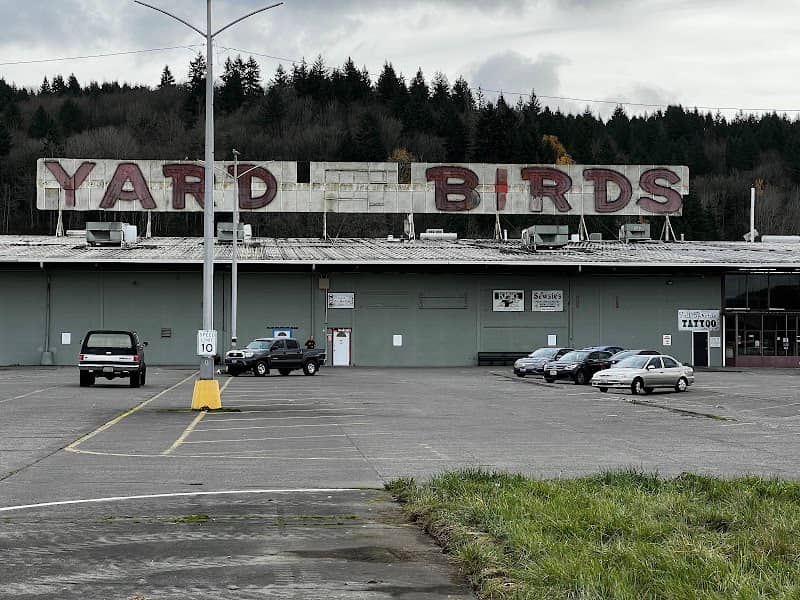 Yard Birds Statue - Image 2