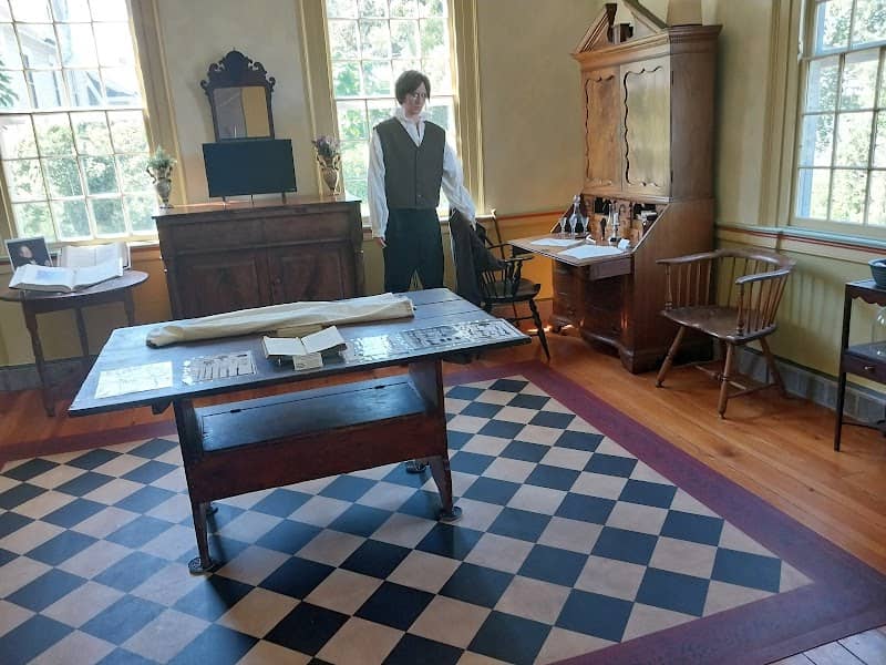 Poplar Hill Mansion - Image 2