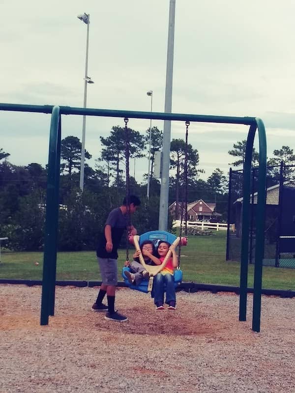 Fort Benjamin Park Recreation Center - Image 3