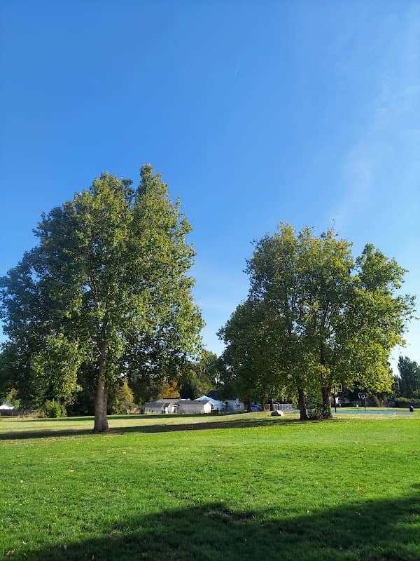 Riverton Heights Park - Image 3