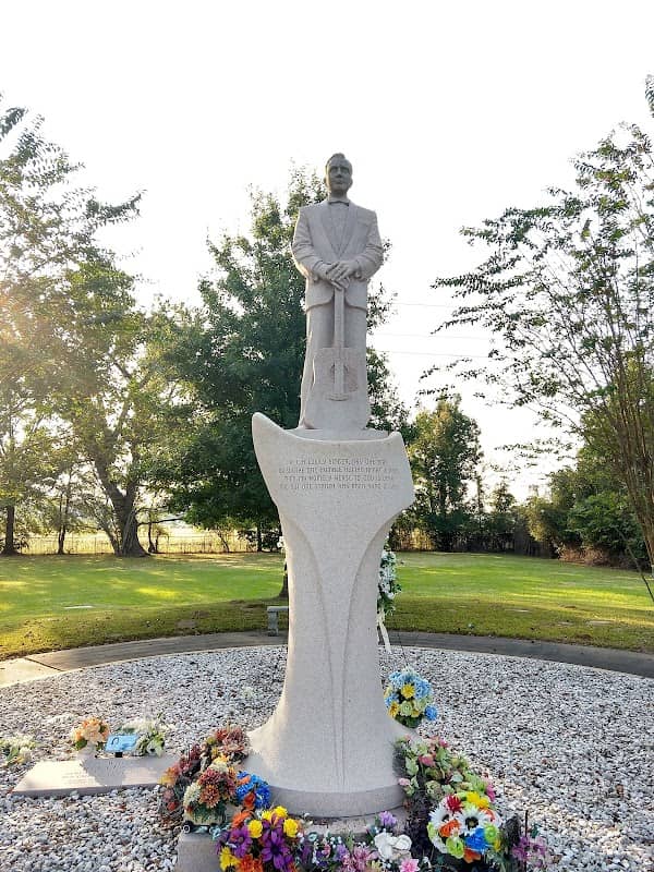 Grave of Gentleman Jim Reeves - Image 1