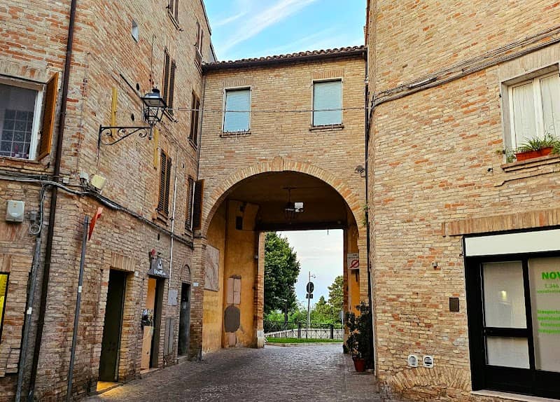 Porta Vittoria, detta Porta Marina - Image 2