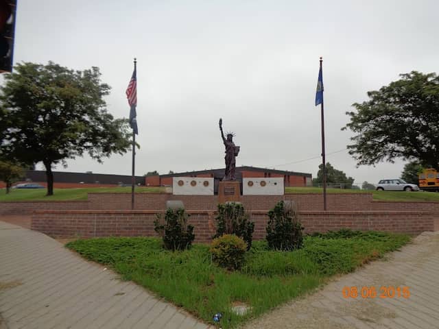 Mini Statue of Liberty - Image 1