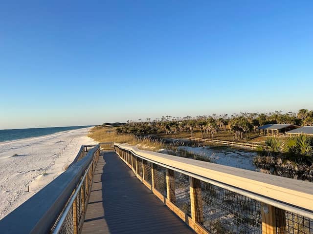 Gulf Breeze Day use area - Image 2