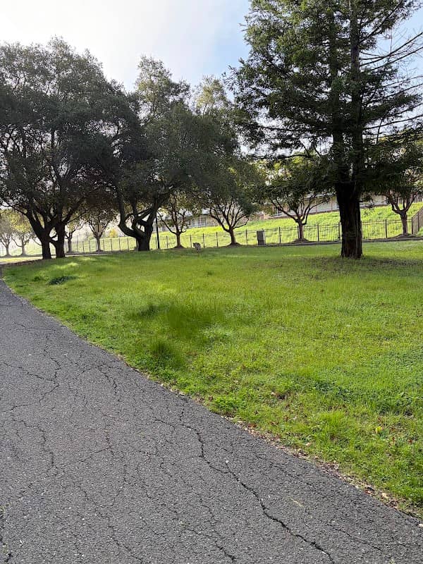 Refugio Valley Park - Jogging Trail - Image 1