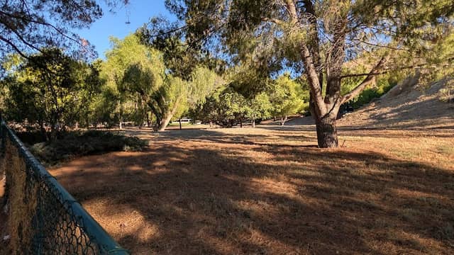 Begonias Lane Park - Image 2