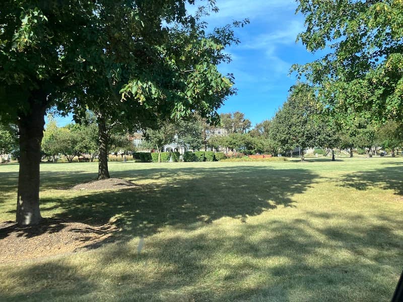 Station Park - Image 1