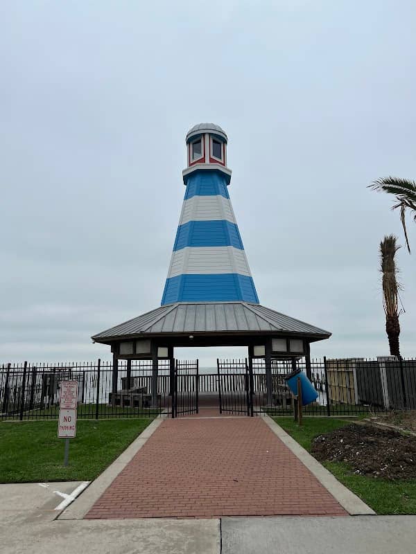 The Kemah lighthouse Gazebo - Image 2