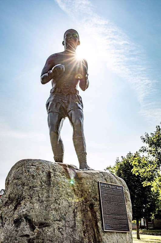 Davey Moore Statue - Image 2