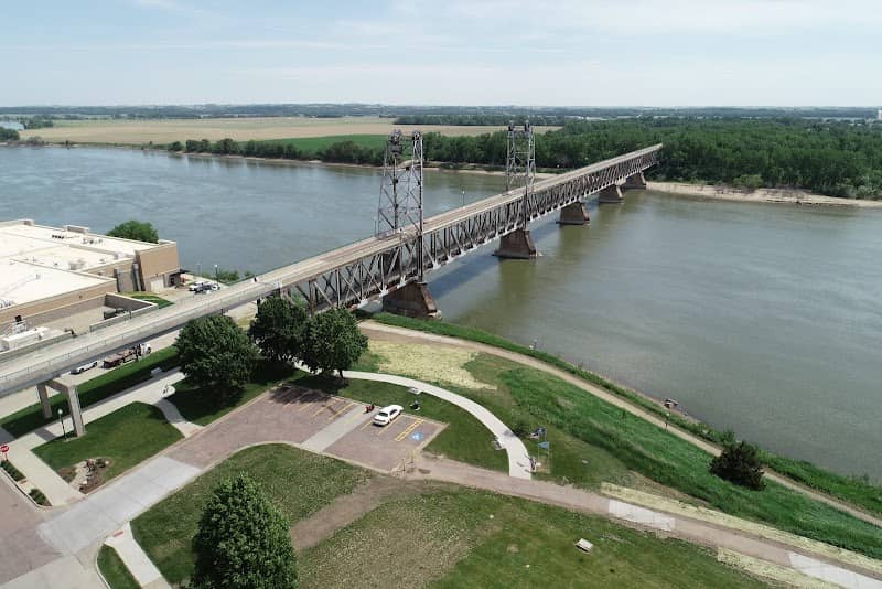 Meridian Bridge Plaza - Image 3