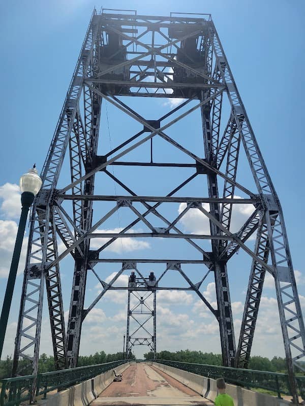 Meridian Bridge Plaza - Image 2