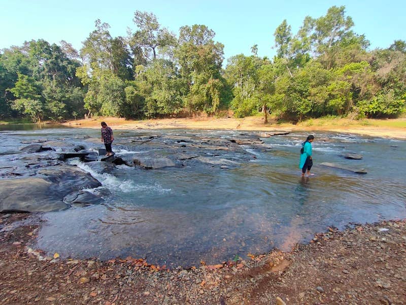 Devarahole - Image 1