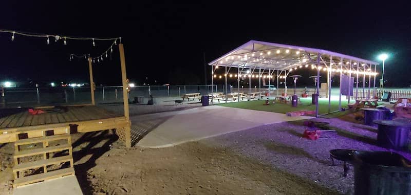 Water Tower Patio Bar and Food Truck Park - Image 2