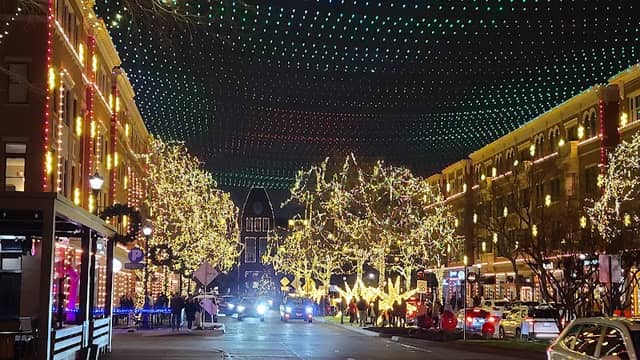 Frisco Square Lights - Image 1