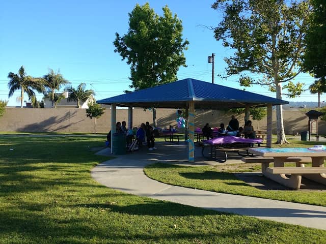 Lomita Park - Image 1
