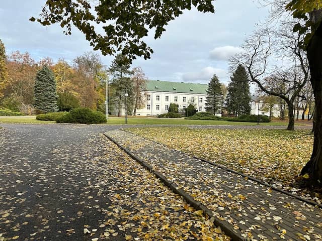 Dziedziniec pałacowy - Pałac w Falentach - Image 1