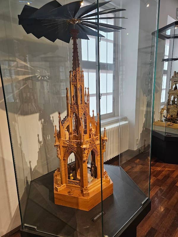 Museum of Folk Art mining - Image 2