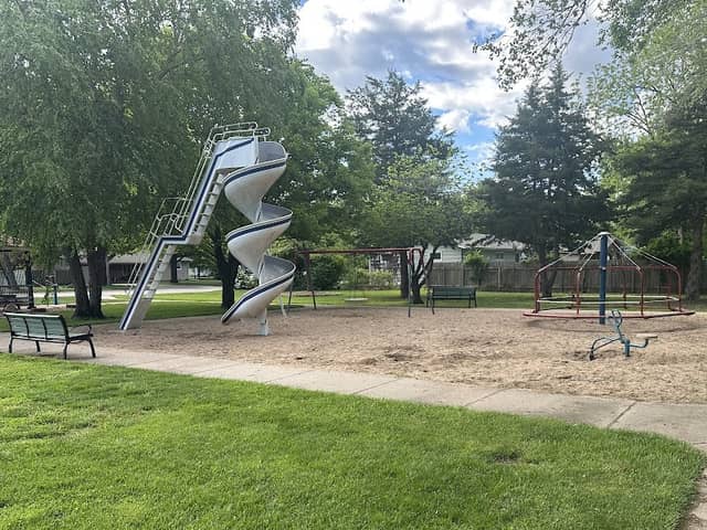 Childrens Park - Image 1